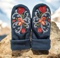 Embroidered Mittens with Beautiful Rosemaling Design