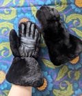 vintage furry paw gloves! womens XS size, faux fur and genuine leather palms, perfect condition, appear never worn, very warm